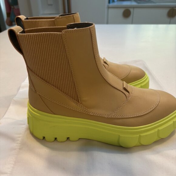 Sorel | Women's Caribou™ X Boot Lace Waterproof Boot - Picture 4 of 8